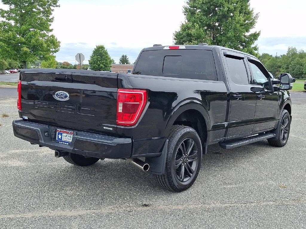 Used 2022 Agate Black Metallic Ford XLT image 11