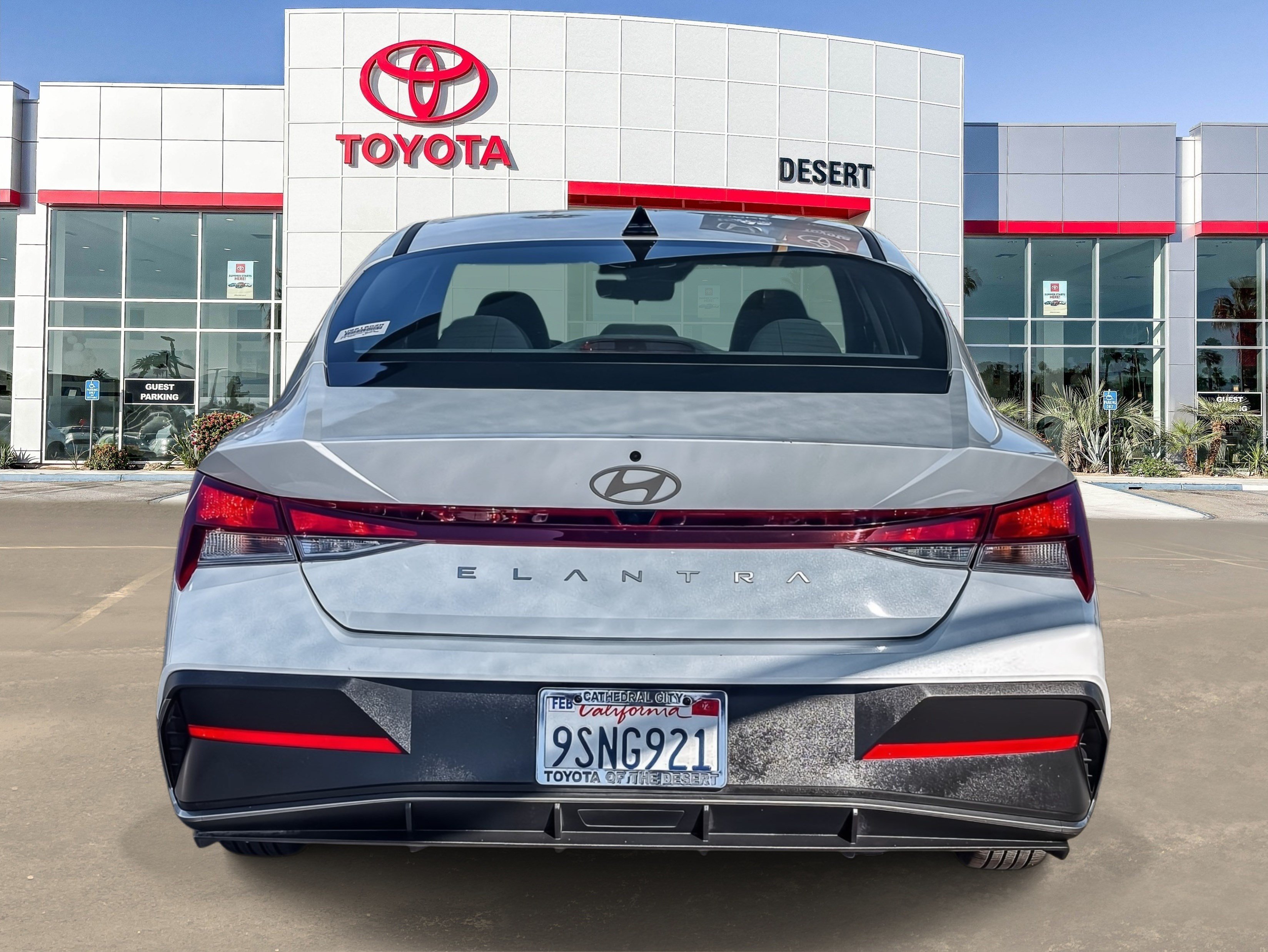 Used 2025 Serenity White Hyundai SE image 5