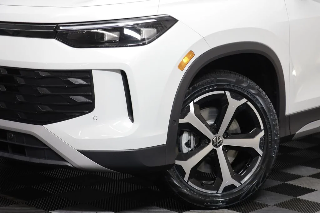 New 2026 Pure White Volkswagen 2.0T SE image 4