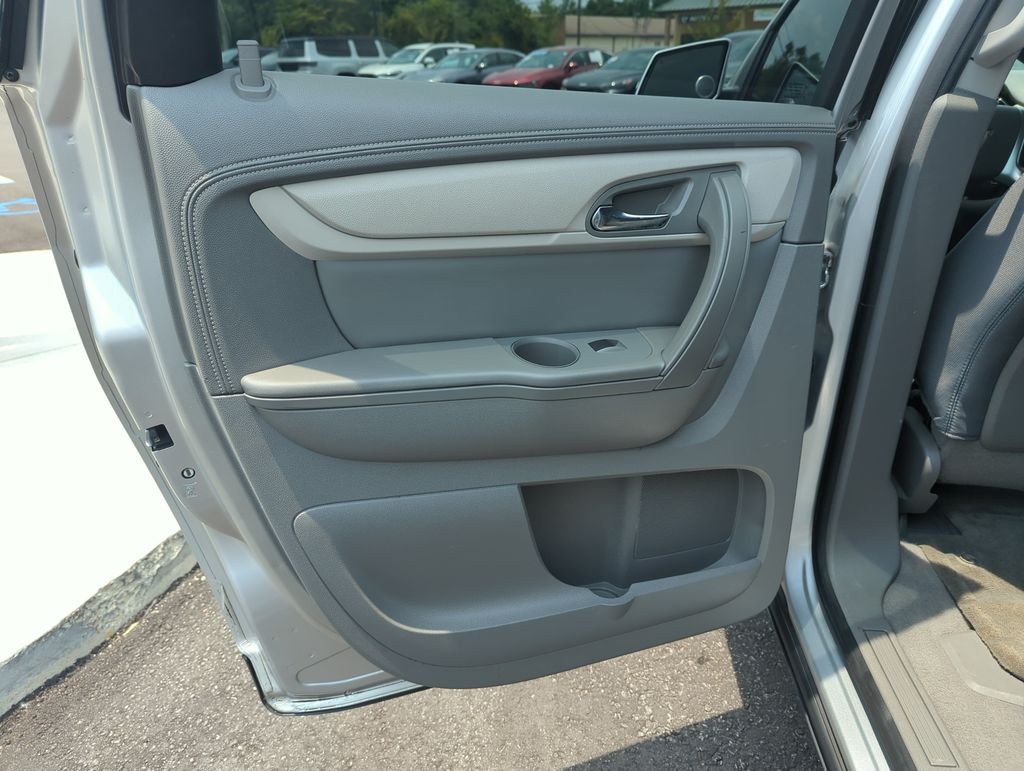 Used 2015 Silver Chevrolet 2LT image 26
