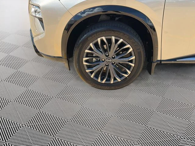 Used 2026 Gold Nissan Platinum image 34