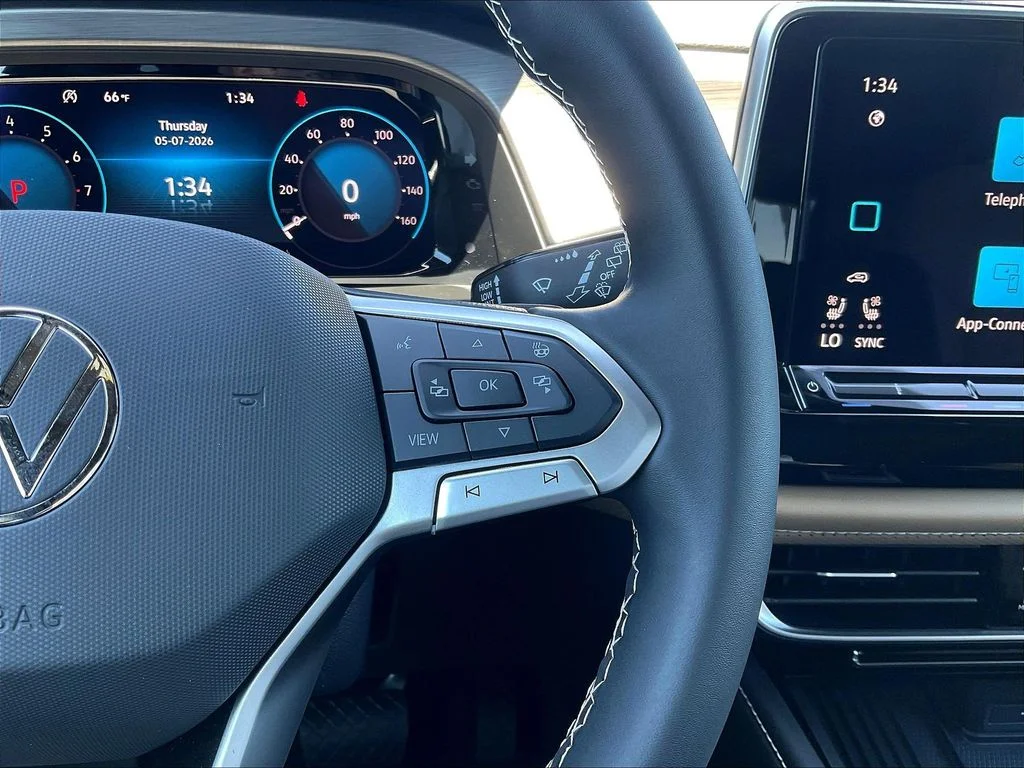 New 2026 White Volkswagen 2.0T SE w/Technology image 32