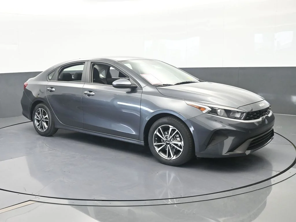 Used 2023 Gravity Gray Kia LXS image 8
