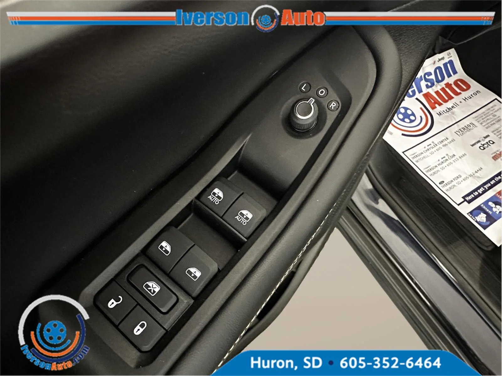 Used 2024 Midnight Sky Jeep Limited image 14