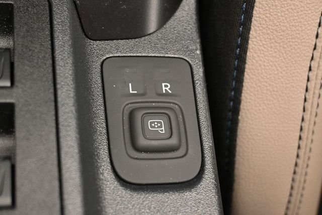 Used 2024 Red Ford Wildtrak image 29