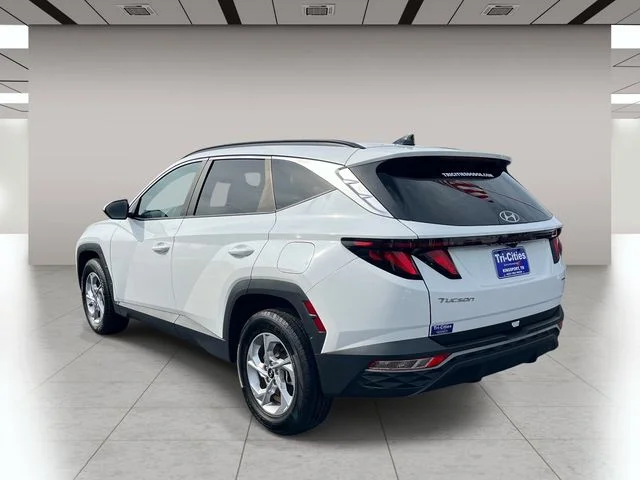 Used 2024 White Hyundai SEL image 6