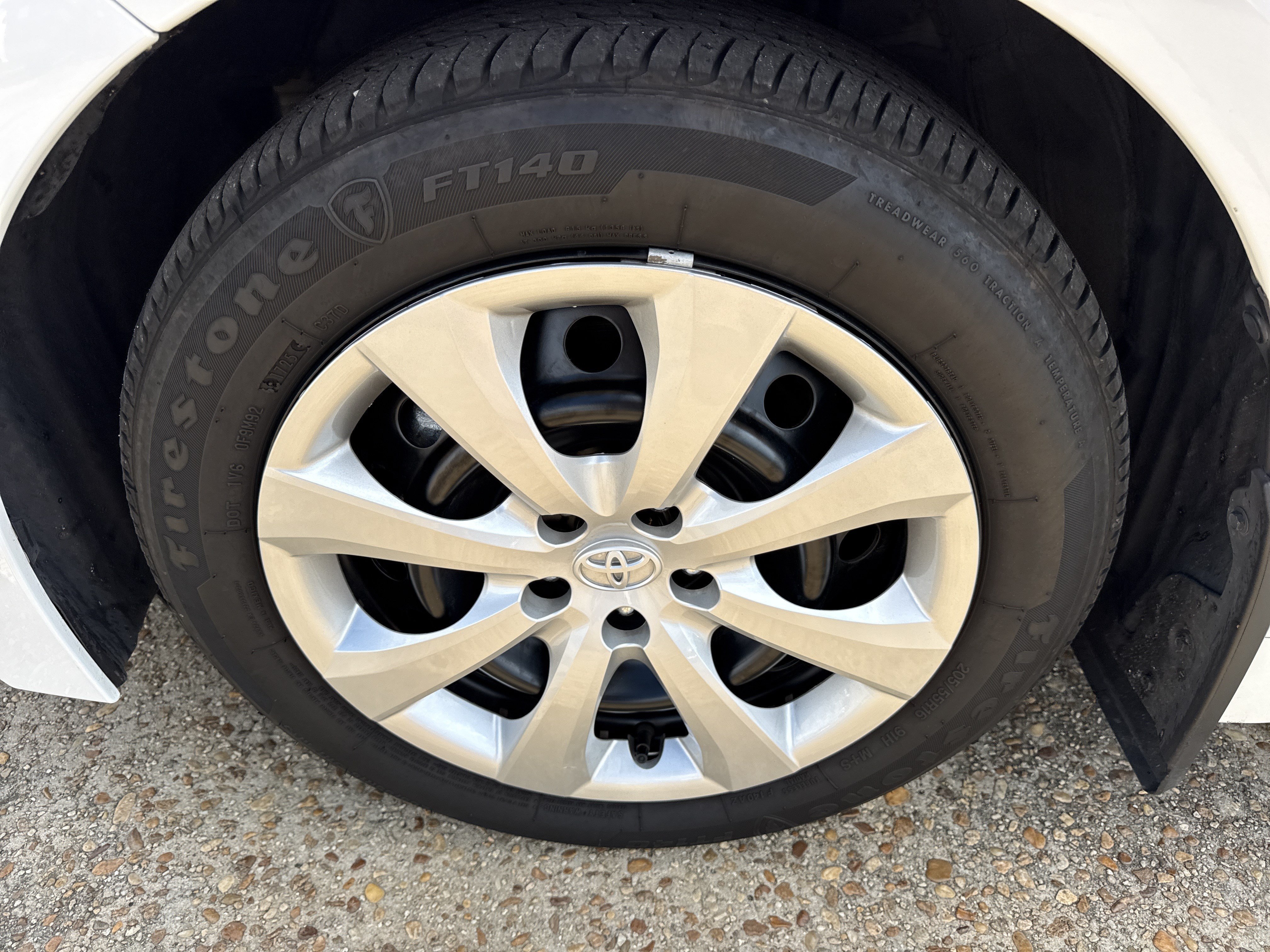 Used 2025 Ice Cap Toyota LE image 10