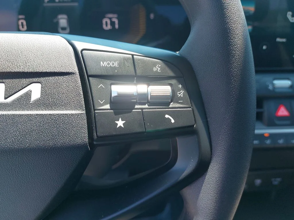 Used 2025 Gray Kia LXS image 17