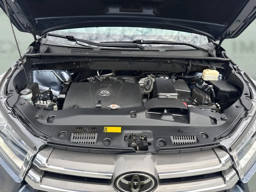 Used 2018 Blue Toyota Limited image 24