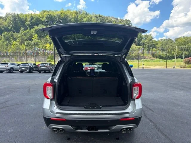 Used 2022 Silver Ford Platinum image 20
