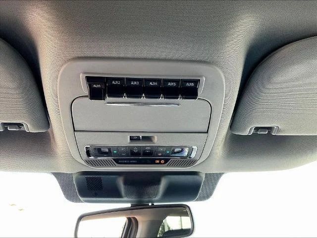 New 2027 Carbonized Gray Metallic Ford F-250® Lariat® image 68