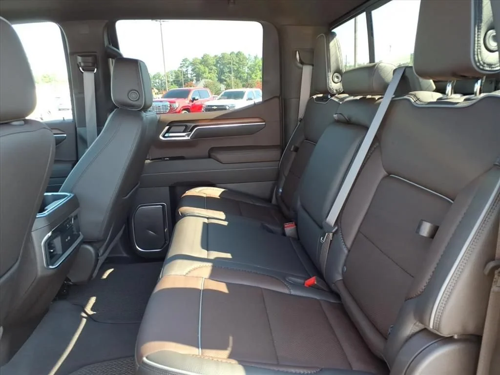 Used 2025 Onyx Black GMC Denali image 23