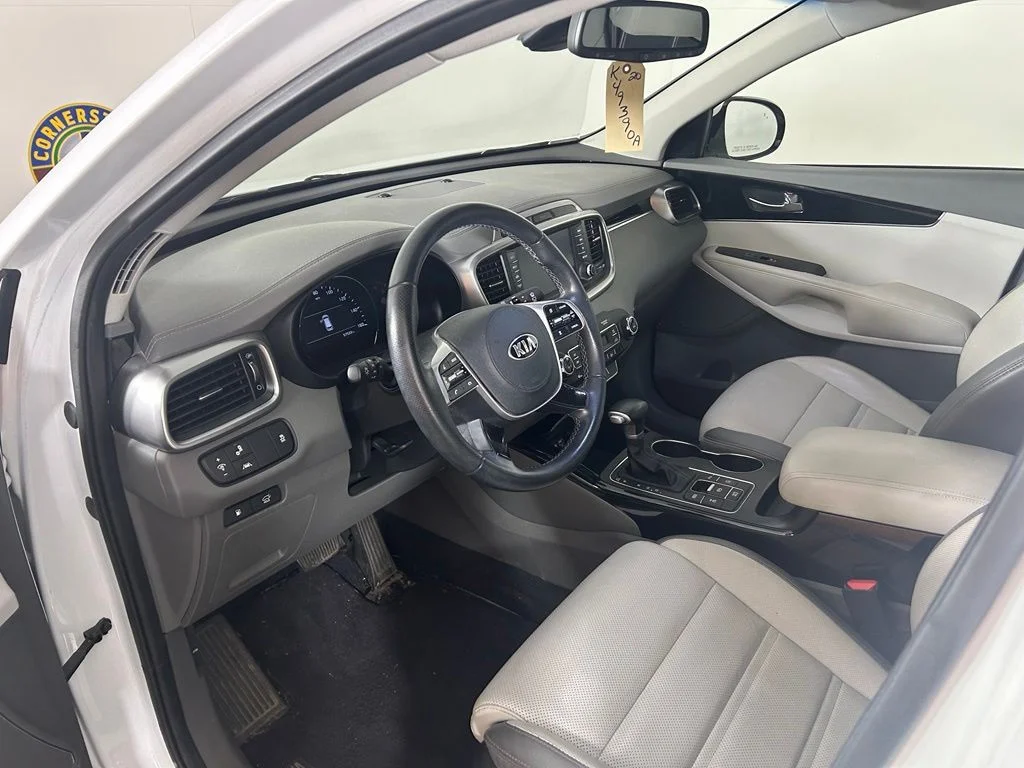 Used 2020 White Kia SX image 7