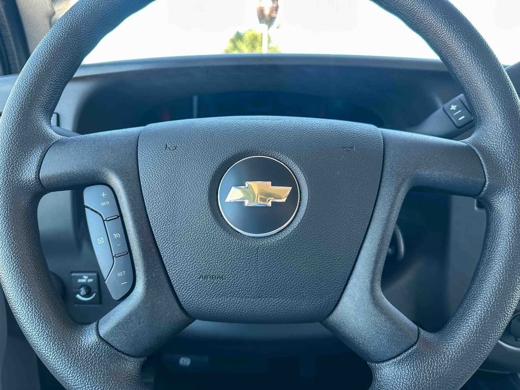 2025 Chevrolet Express Cargo Work Van - Photo 18