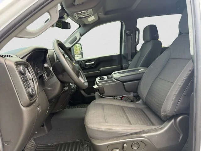Used 2024 White Chevrolet Custom image 10