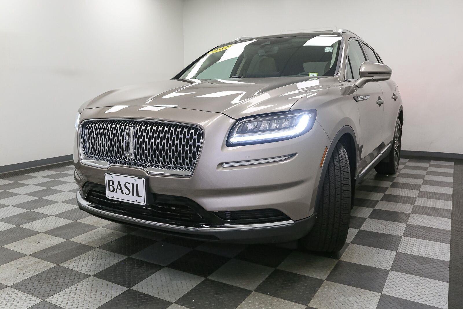 Used 2021 Iced Mocha Lincoln Reserve image 4