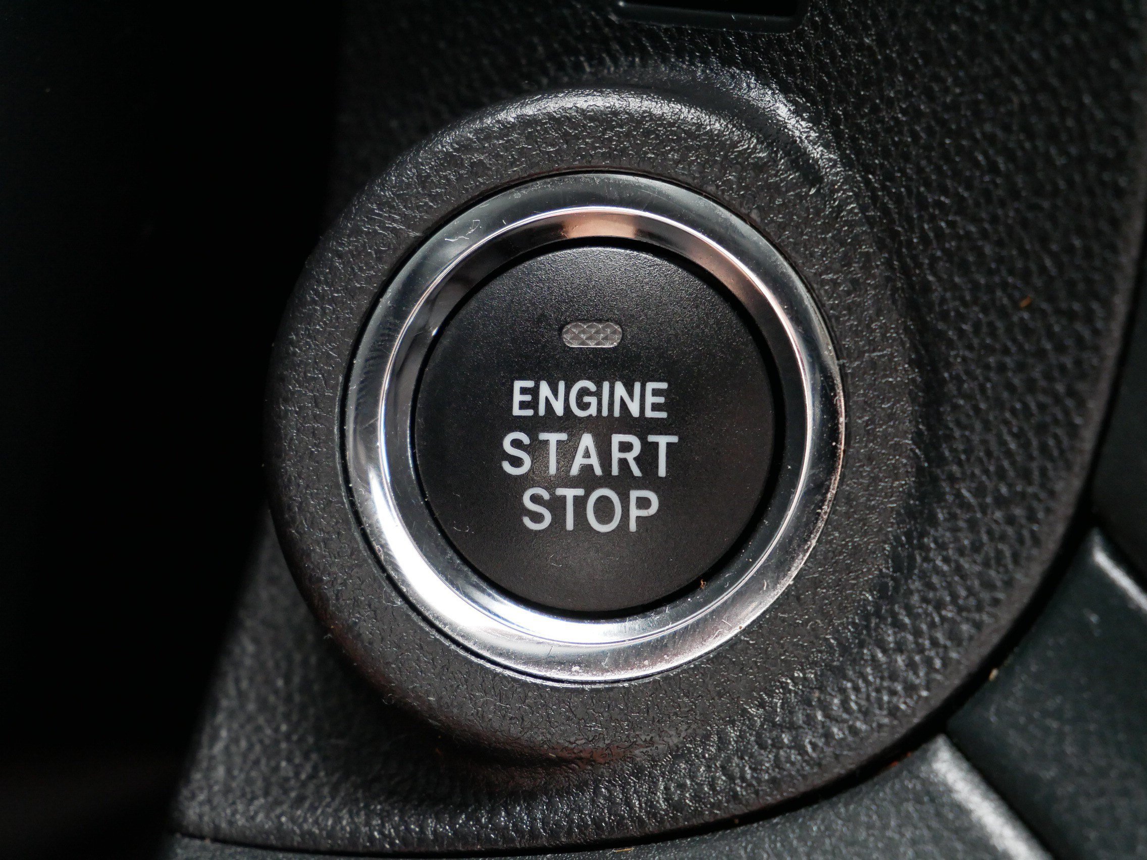 Used 2020 Crystal White Pearl Subaru Limited image 32