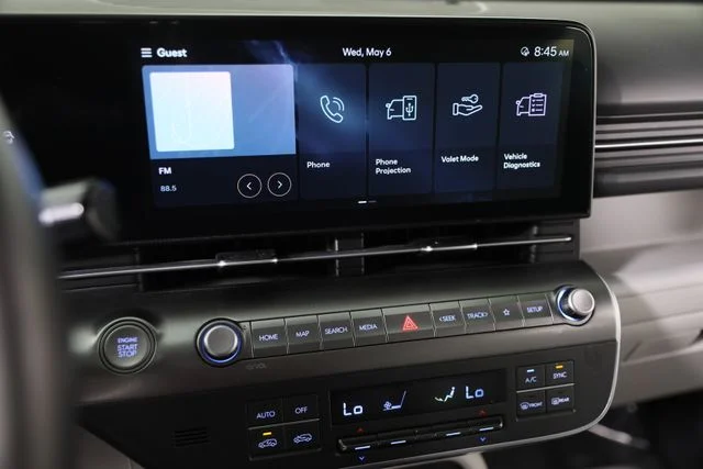 Used 2025 Green Hyundai SEL image 8