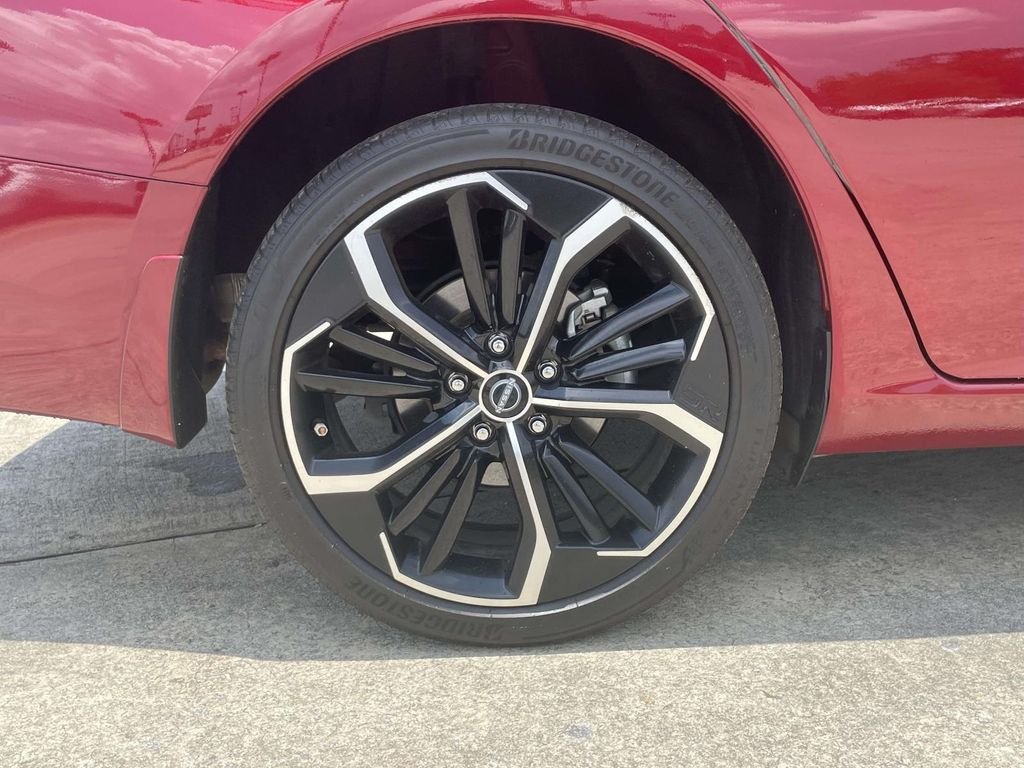 Used 2024 Red Nissan 2.5 SR image 7