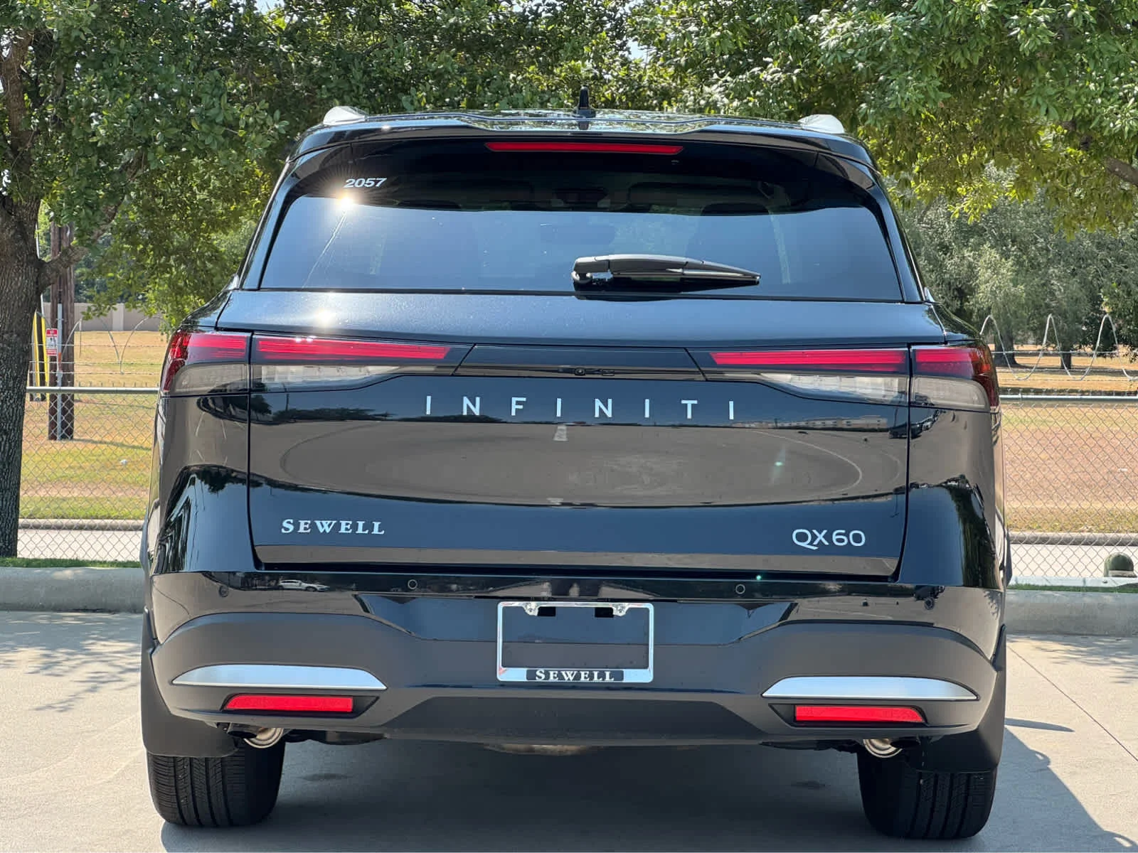 Certified Used 2027 Mineral Black INFINITI LUXE image 7