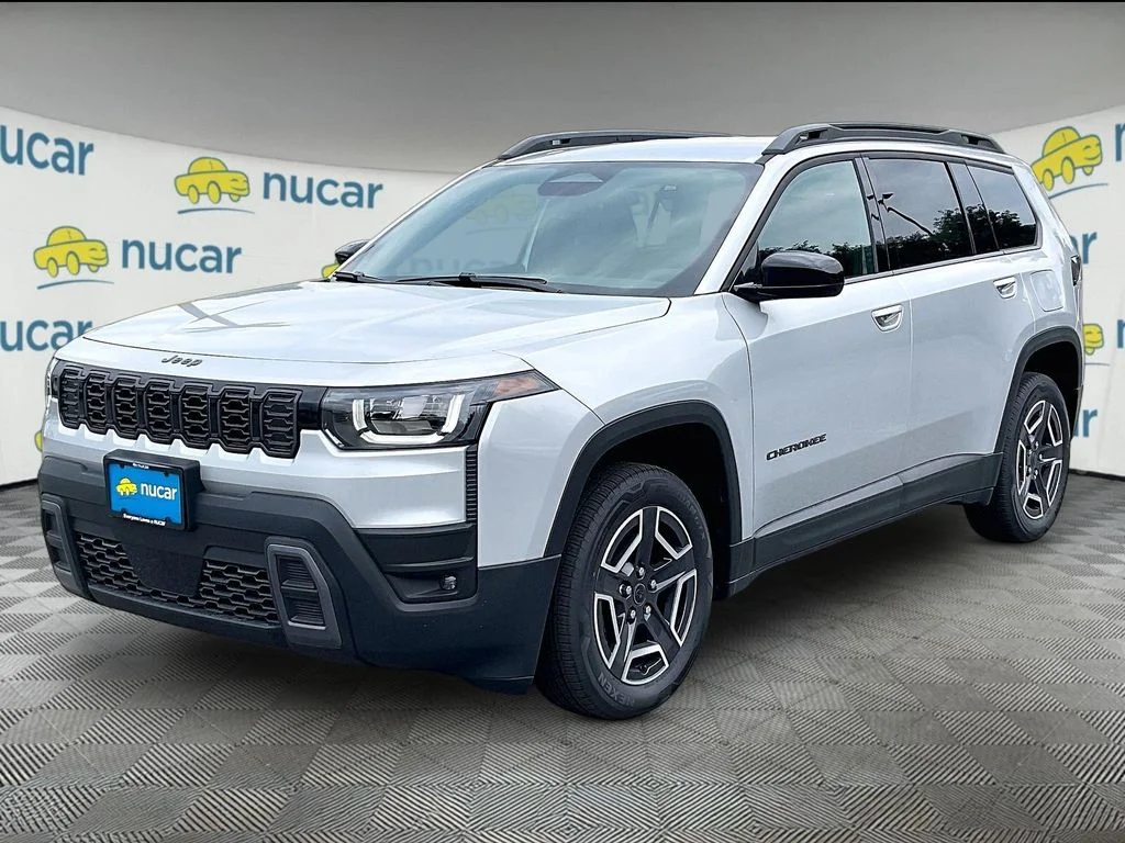 New 2026 Silver Zynith Clearcoat Jeep Laredo image 4