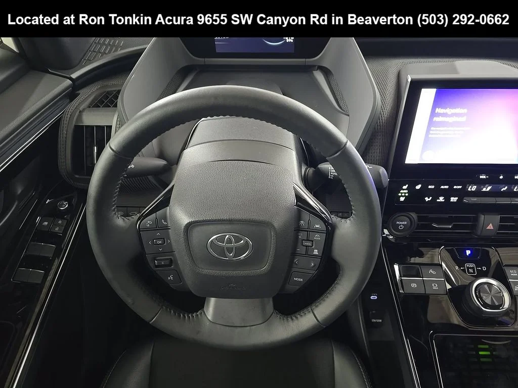Used 2023 Wind Chill Pearl w/Black Roof Toyota Limited image 8