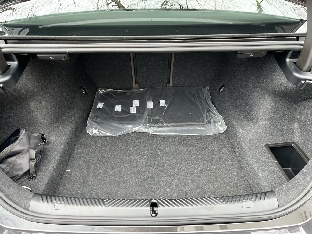 Used 2026 Dark Graphite BMW 530i xDrive image 24
