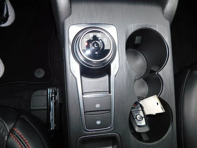 New 2026 Agate Black Metallic Ford ST-Line Select image 34