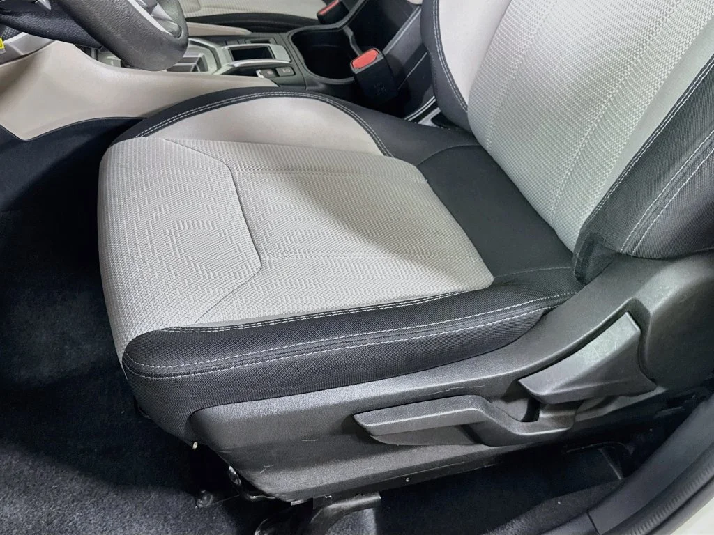 Used 2020 White Subaru Base image 23