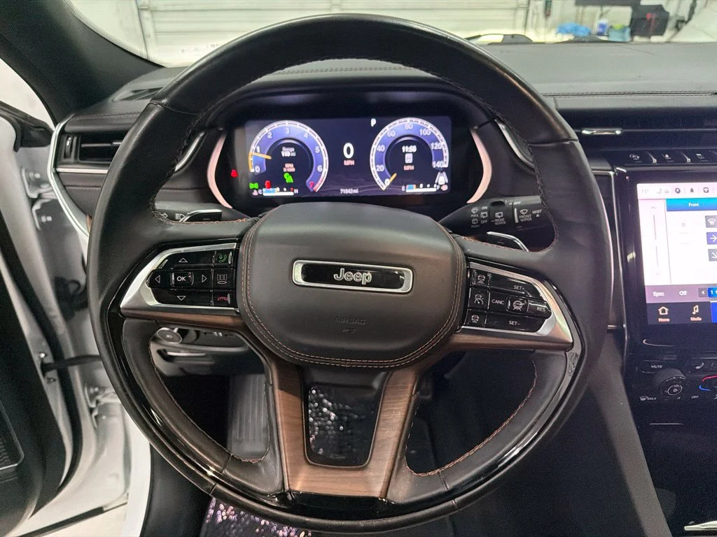 Used 2023 White Jeep Summit image 17