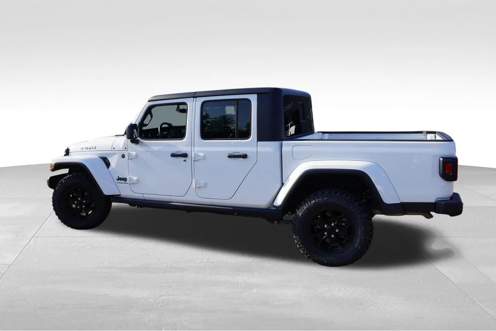 Used 2023 White Jeep Willys image 8