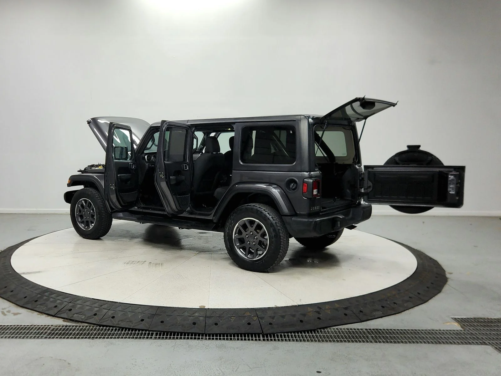 Used 2021 Gray Jeep Unlimited Sport image 14