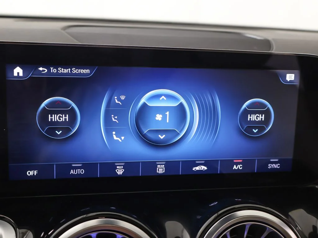 Used 2022 Polar White Mercedes-Benz GLB 250 image 49