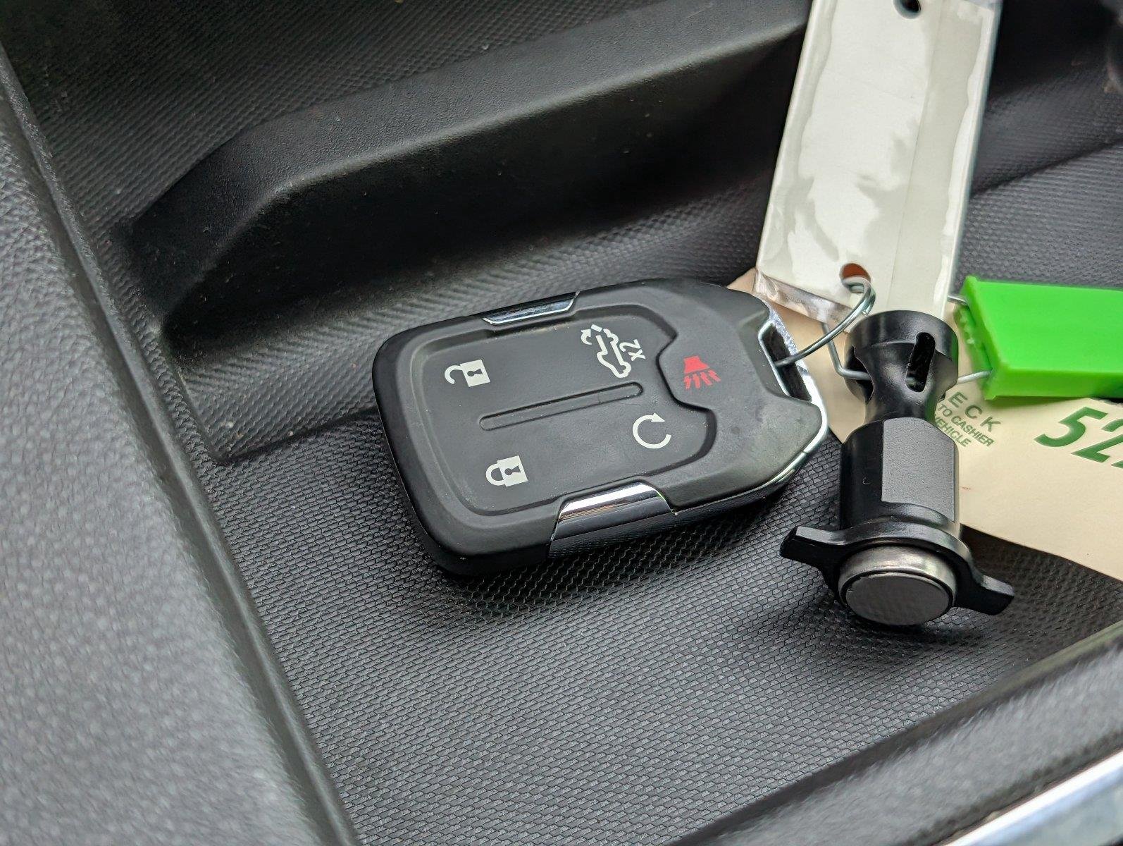 Used 2021 SUMMIT WHITE Chevrolet LT Trail Boss image 22