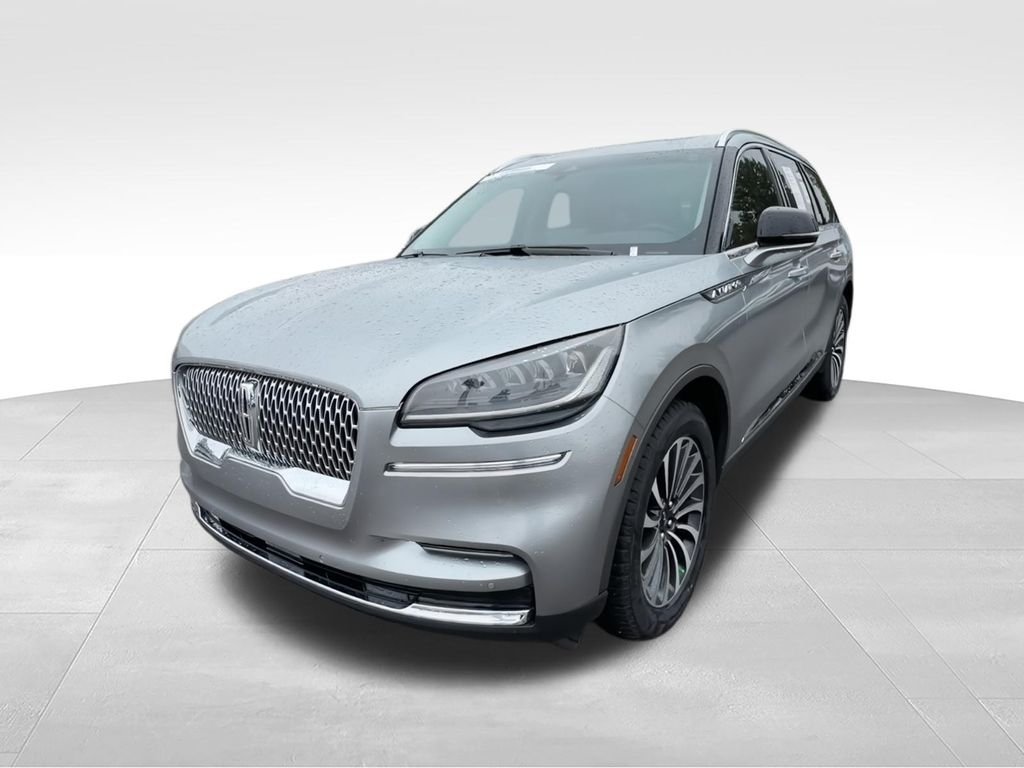 Used 2023 Silver Lincoln Standard image 4