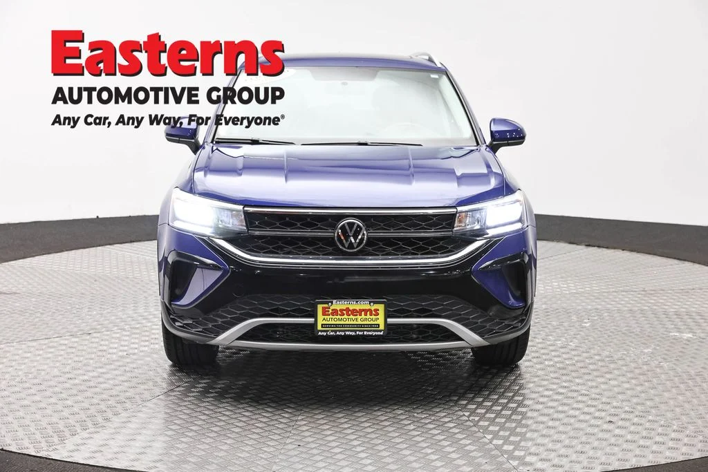 Used 2022 Blue Volkswagen 1.5T SE image 2