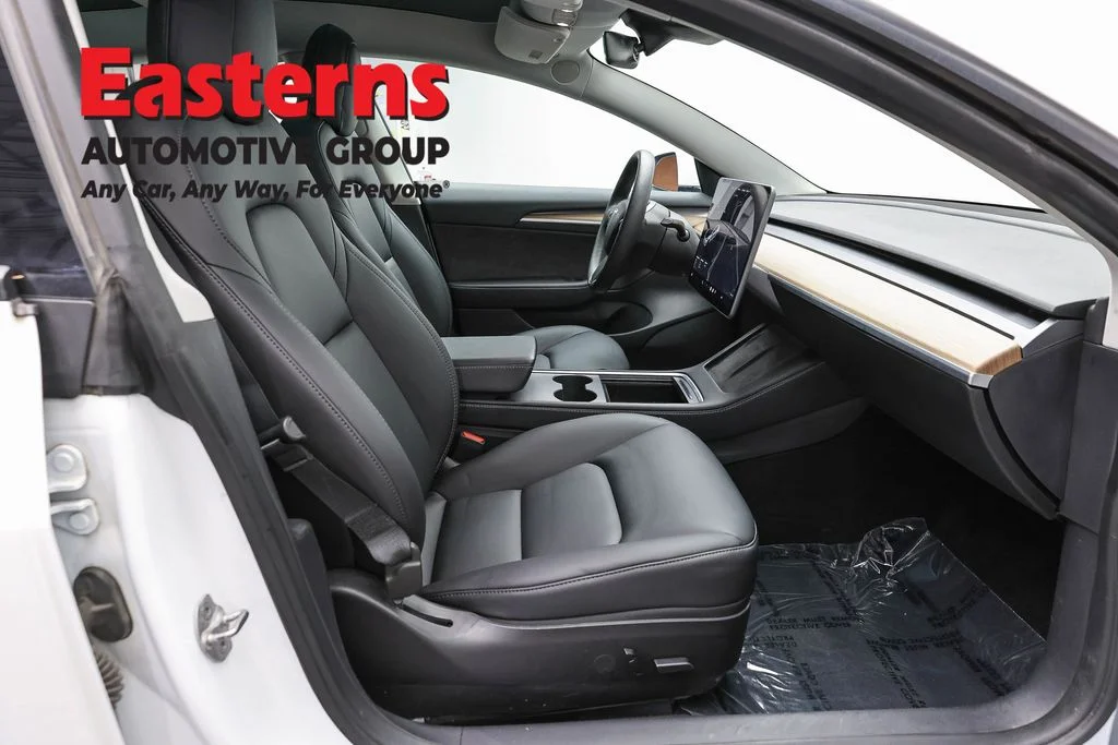 Used 2021 White Tesla Standard Range Plus image 17