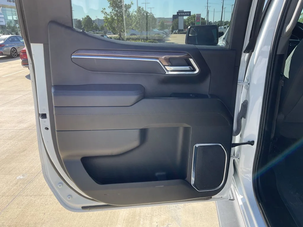Used 2024 White Chevrolet LT Trail Boss image 12
