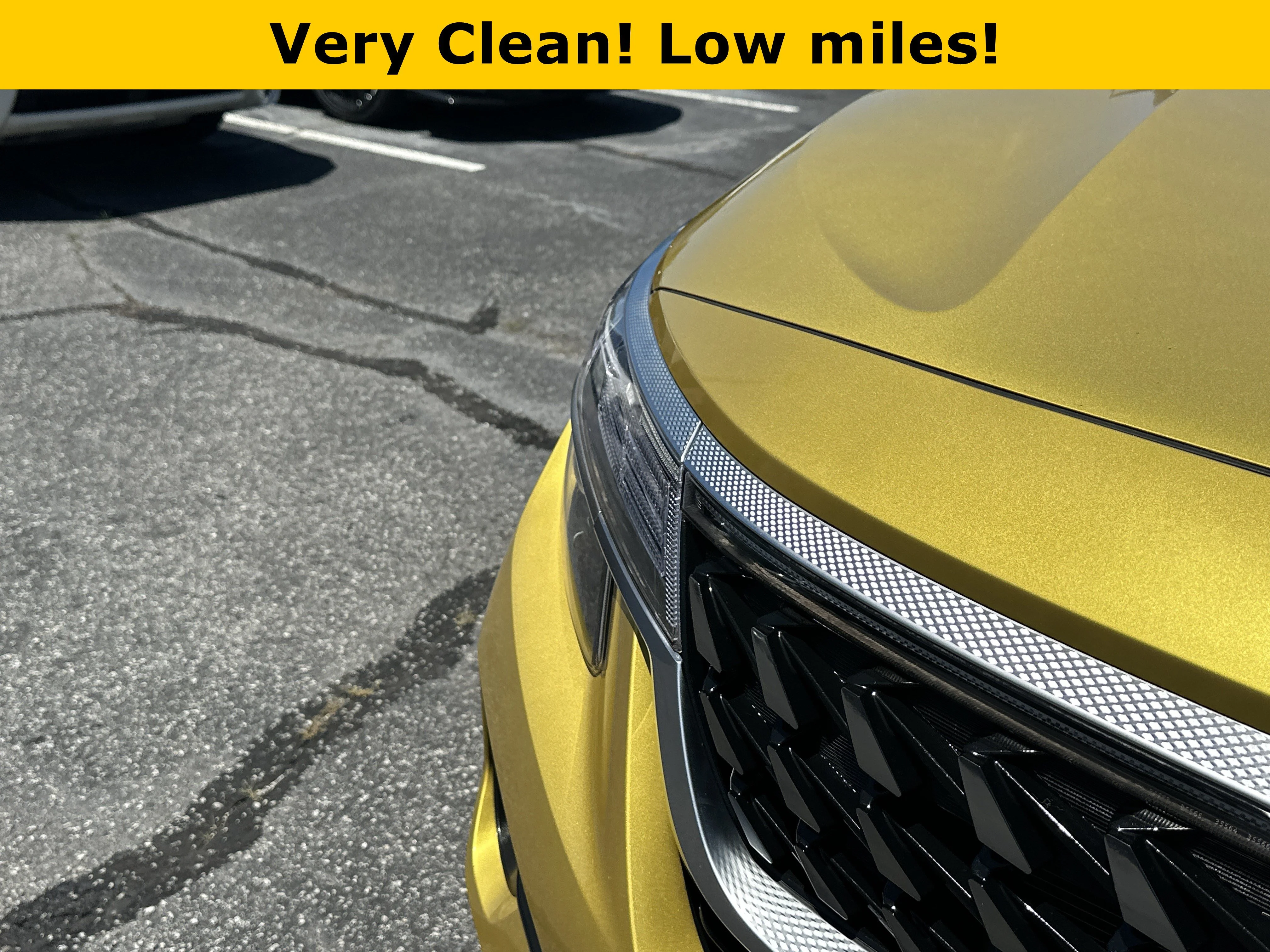 Used 2023 Starbright Yellow/Black Roof Kia Nightfall image 12