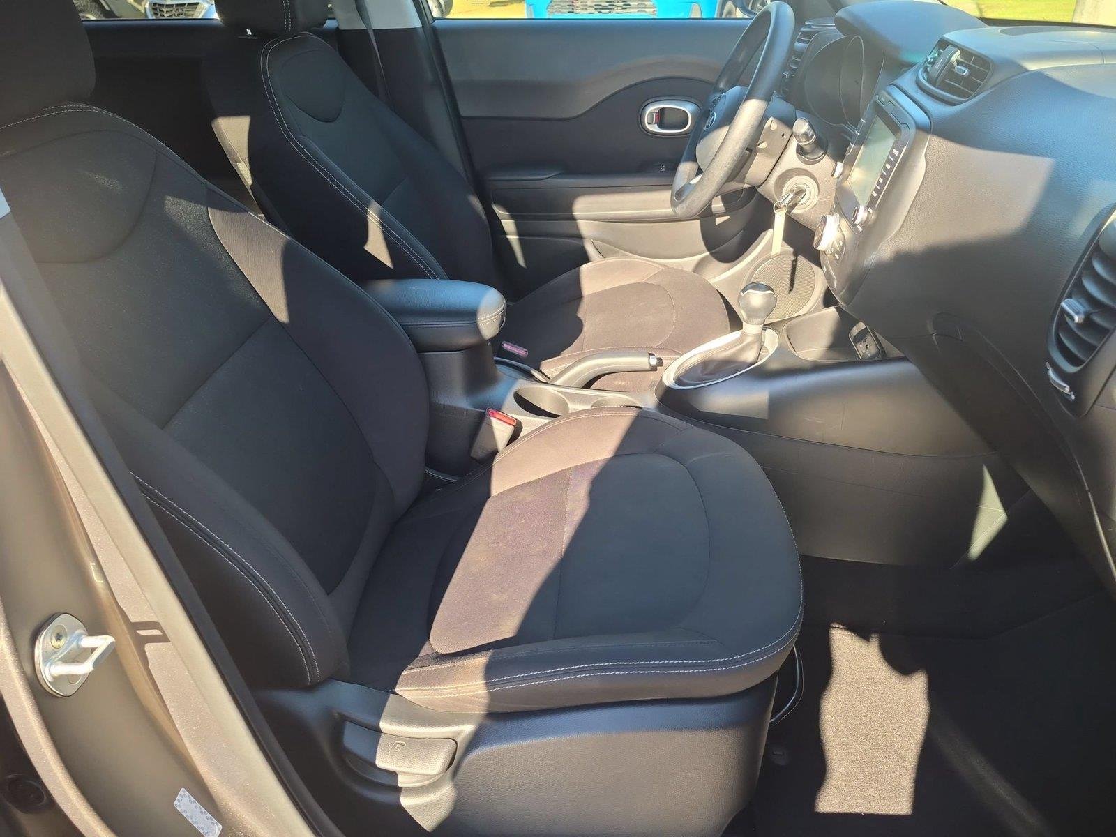 Used 2018 Titanium Gray Kia Base image 35