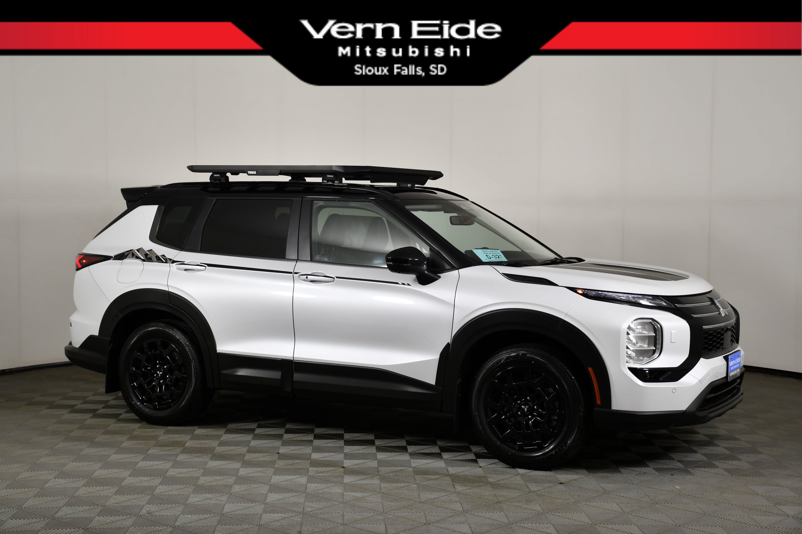 New 2026 White Diamond/Black Roof Mitsubishi Trail Edition image 1