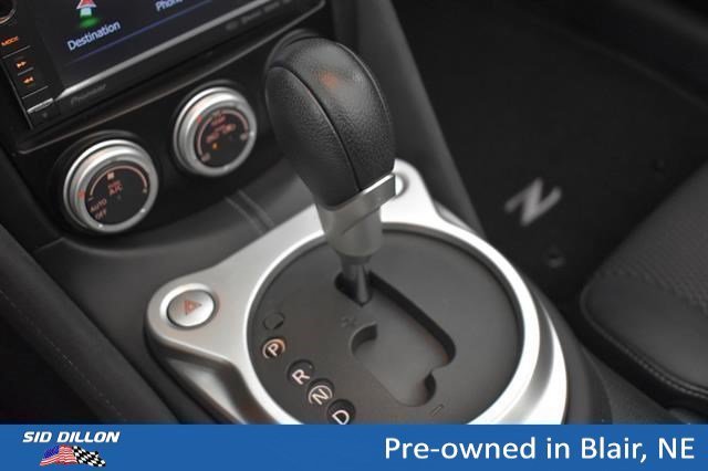 Used 2011 Magnetic Black Metallic Nissan Touring image 6