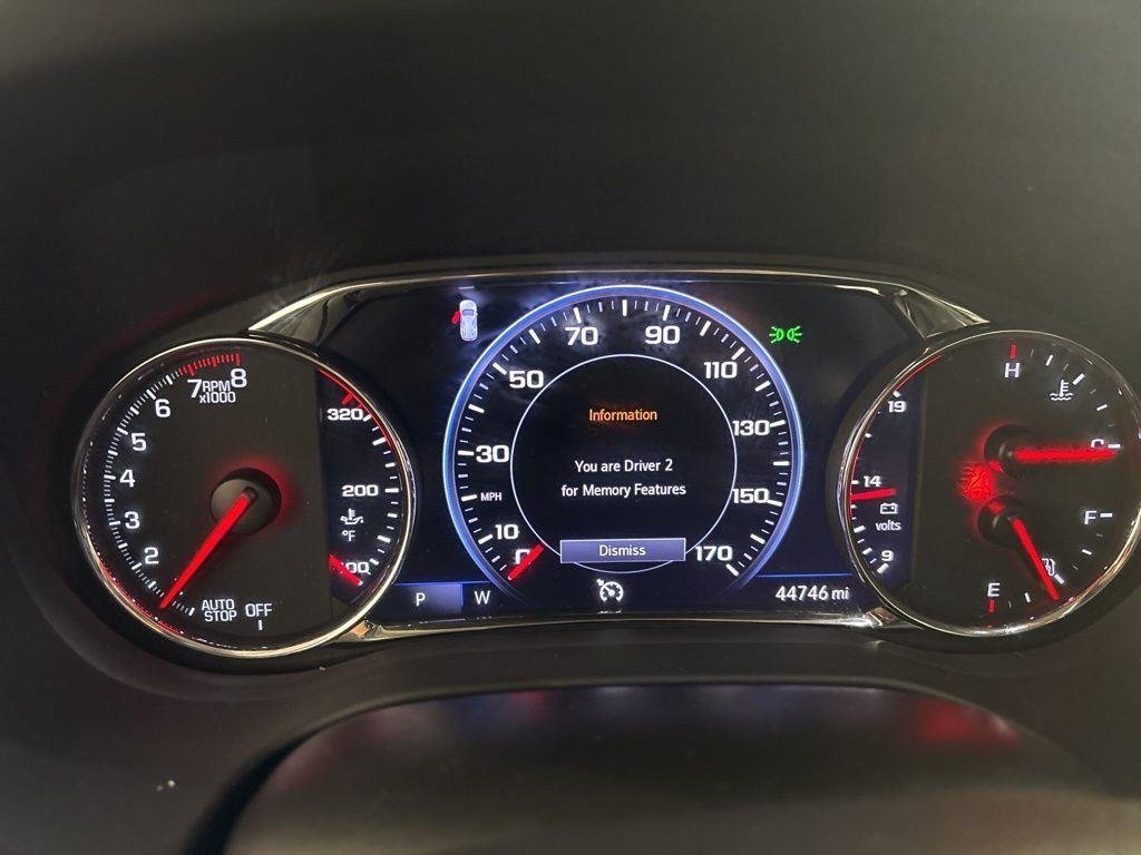 Used 2023 Hunter Green GMC Denali image 9