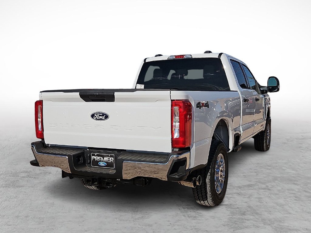 New 2027 Oxford White Ford F-250® XLT image 10