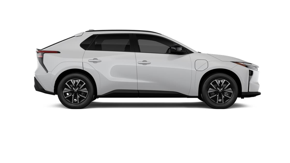 New 2026 Wind Chill Pearl <sup>1</sup> Toyota  XLE image 27