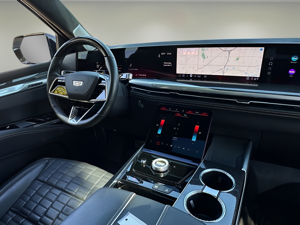 Used 2025 White Cadillac V-Series image 6