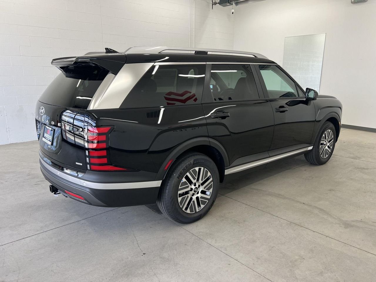 New 2027 Abyss Black Pearl Hyundai SEL 7P image 4