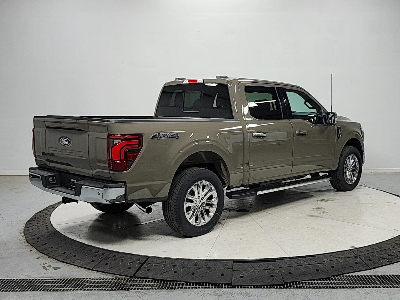 New 2026 Gray Ford Lariat image 7