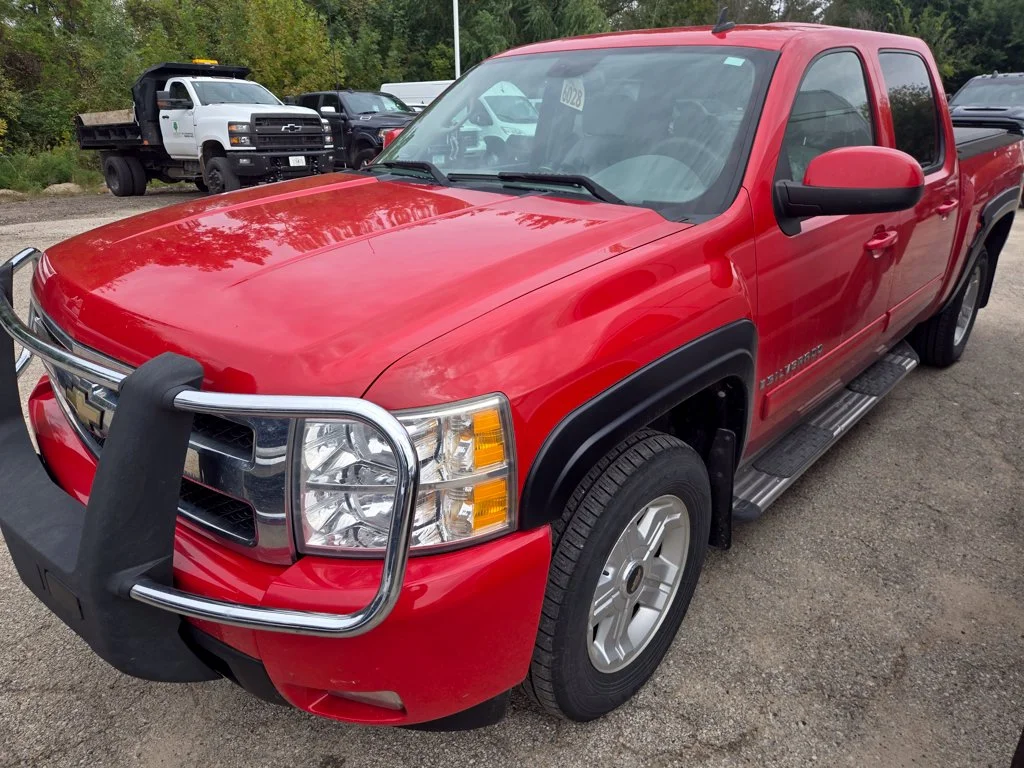 Used 2009 Red Chevrolet LTZ image 2