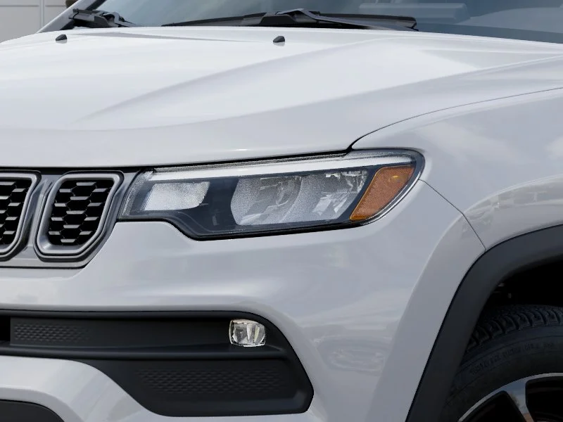 New 2026 Bright White Clearcoat Jeep Latitude image 39